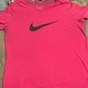 Hot pink nike t shirt